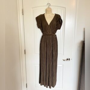 Soft surroundings brown ribbed v neck polyester midi tie dress size medium.